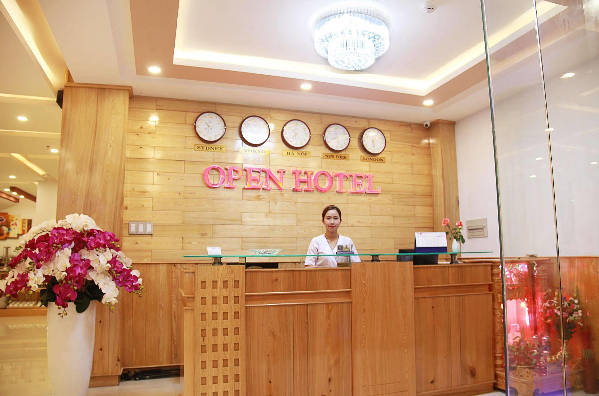 Shara Hotel Da Nang Buitenkant foto